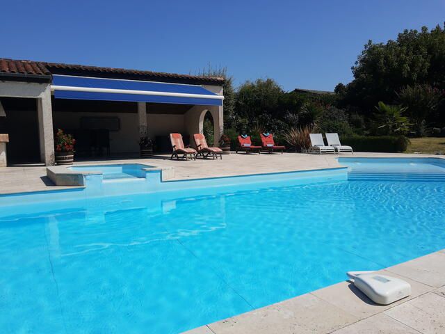 Privézwembad met poolhouse